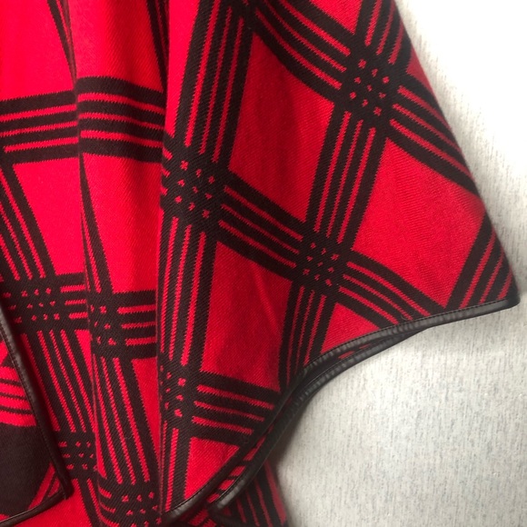 Talbots Leather Tab Country Plaid Ruana Wrap Faux Leather Trim Sz M/L Red Black - Picture 9 of 14